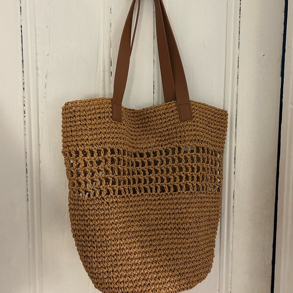 Banana Republic Beach Tote - Picture 1 of 5